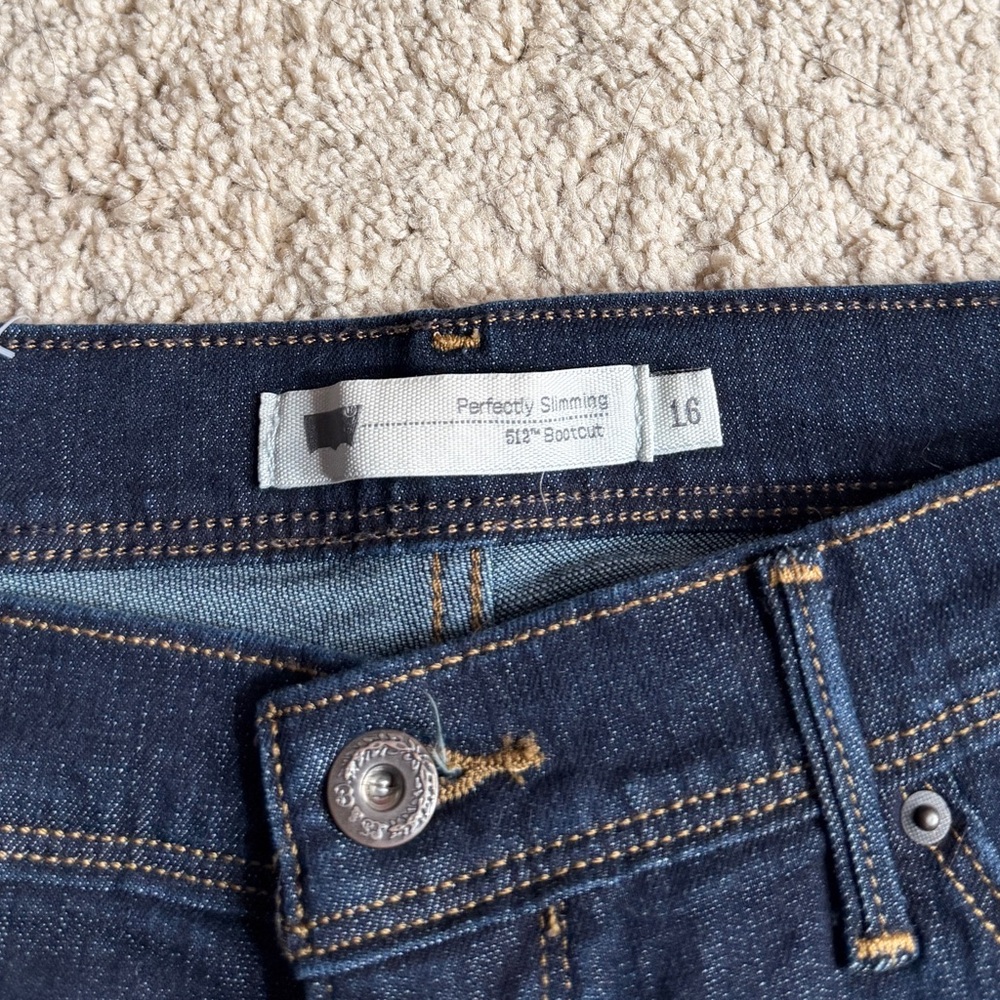 Womens Levis 512 Jeans Size 16 Perfectly Slimming High Rise Bootcut Dark Blue - Picture 3 of 7